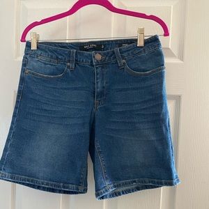 Max Jeans  Jean Shorts.